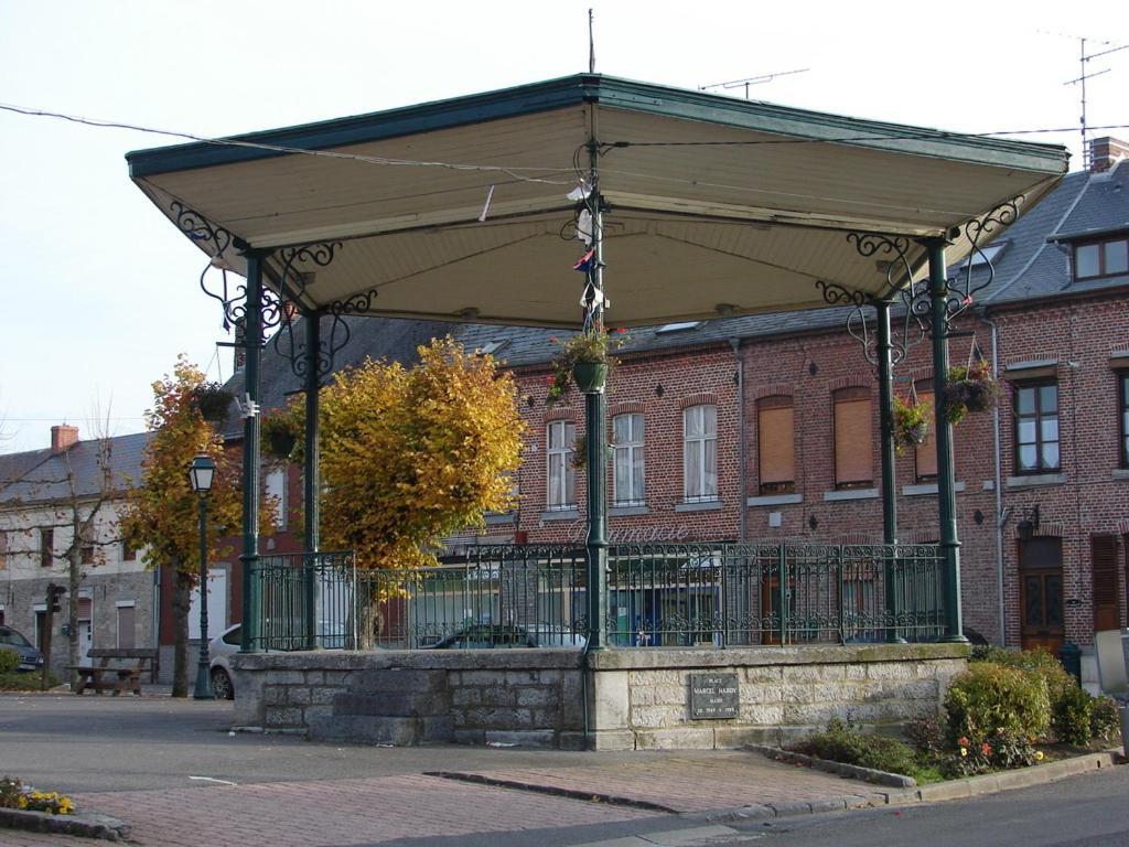 Aubepine Acomodação com café da manhã Sains-du-Nord Exterior foto